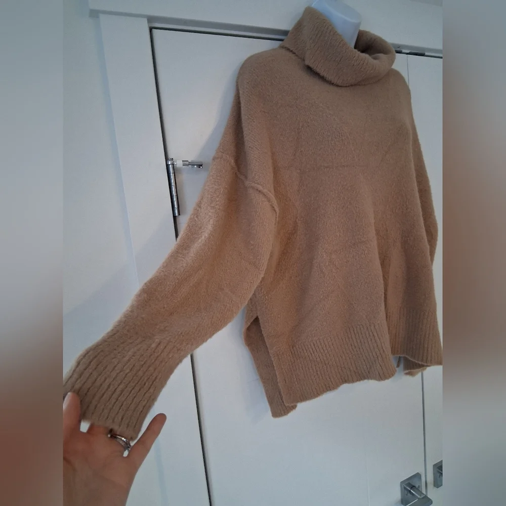 Aerie/ Soft Camel/ Cowl Neck Sweater/ Size US M - Picture 5 of 7